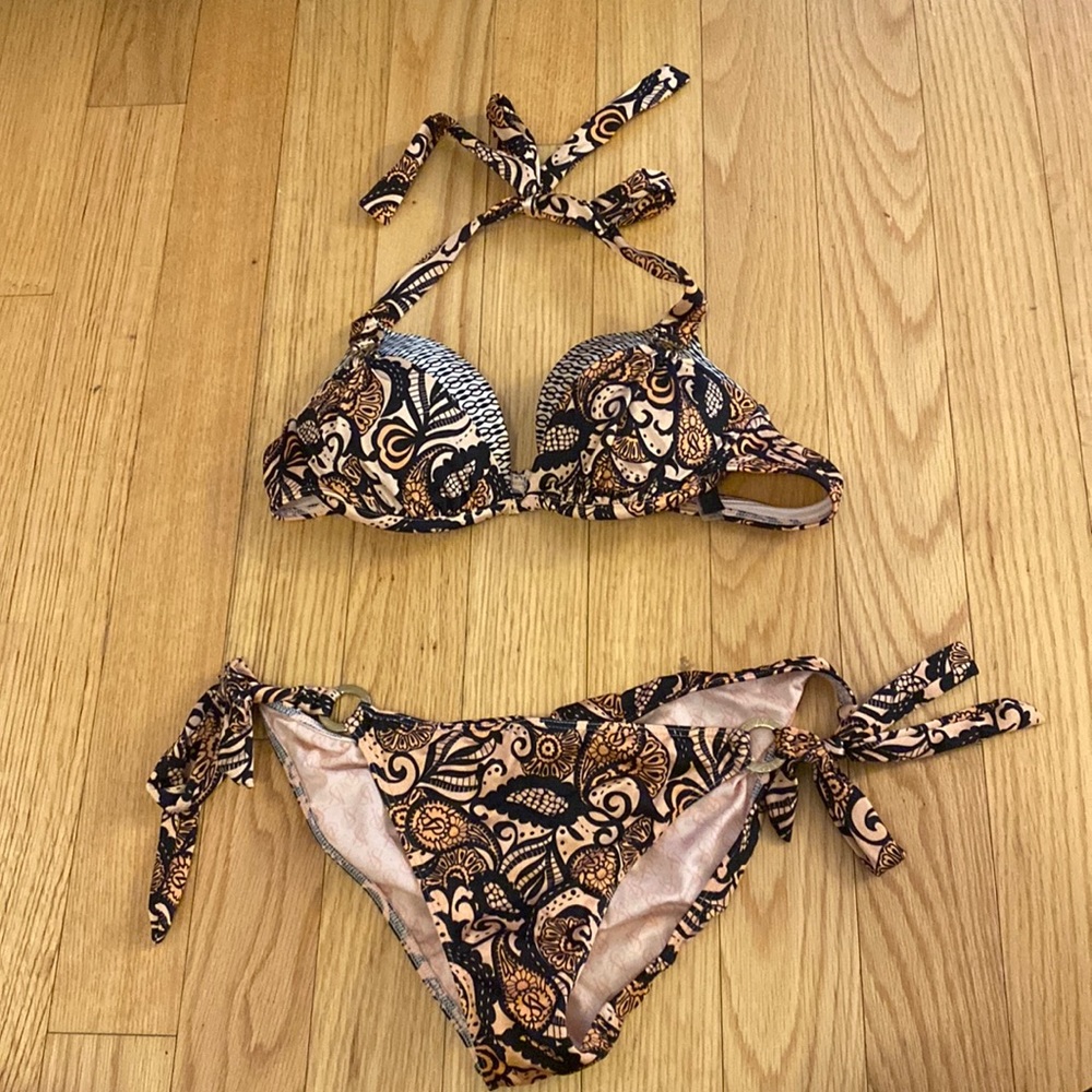 Victorias Secret Swim set PUSH UP 34B MEDIUM BOTTOMS